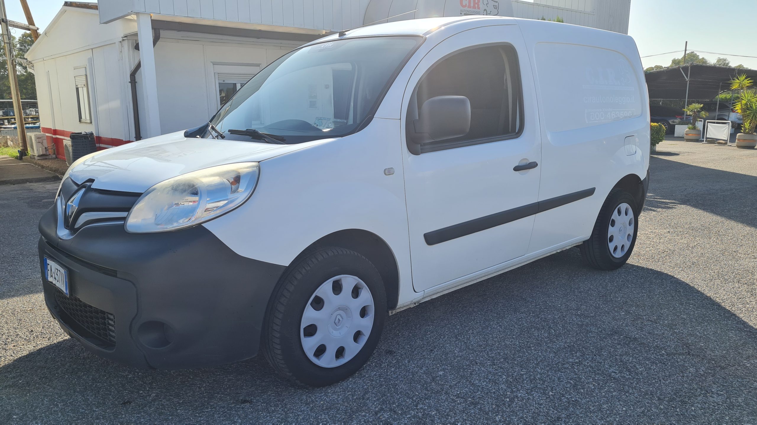 RENAULT KANGOO CON GANCIO – FA437VV